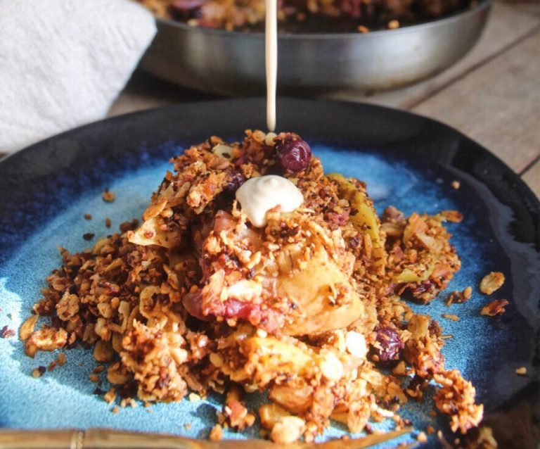 Quick And Easy Apple Blueberry Crumble With Cashew Cream Faithful To Nature 